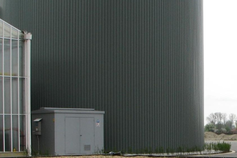 Serre met buffertank (1).jpg